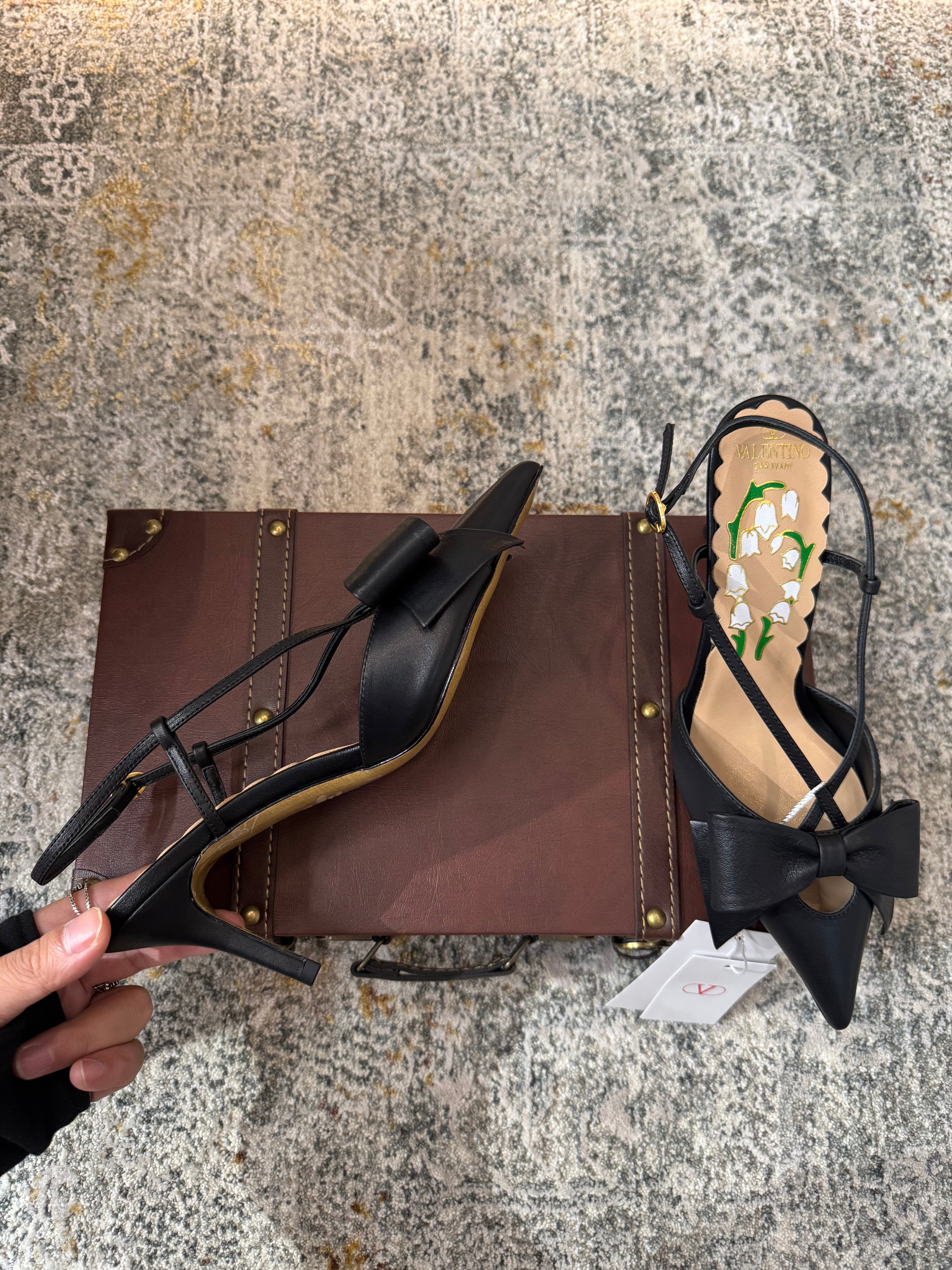 VLTN HIGH HEEL 25S 80 MM IN BLACK CALFSKIN WITH BOW