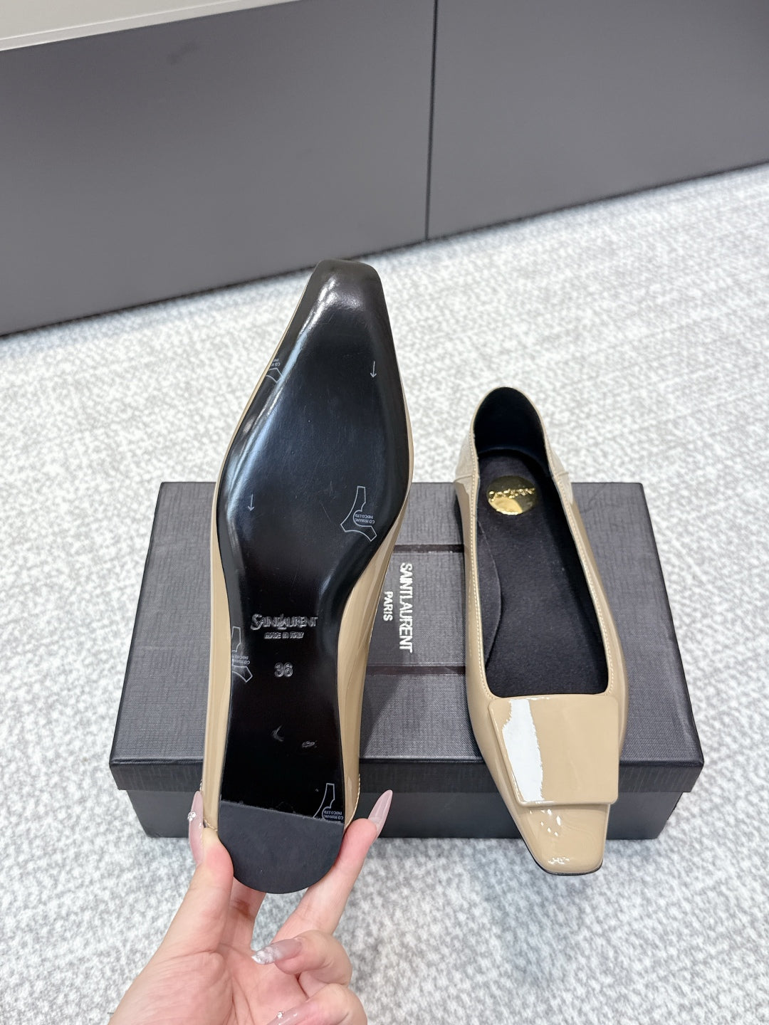 YSL 25S FLAT SHOES IN DARK BEIGE LAMBSKIN