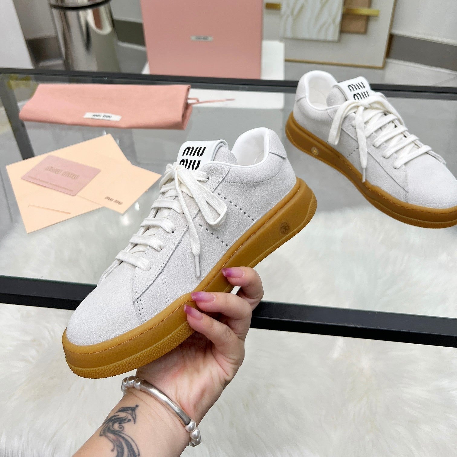 ECRU SNEAKERS IN LIGHT GREY SUEDE