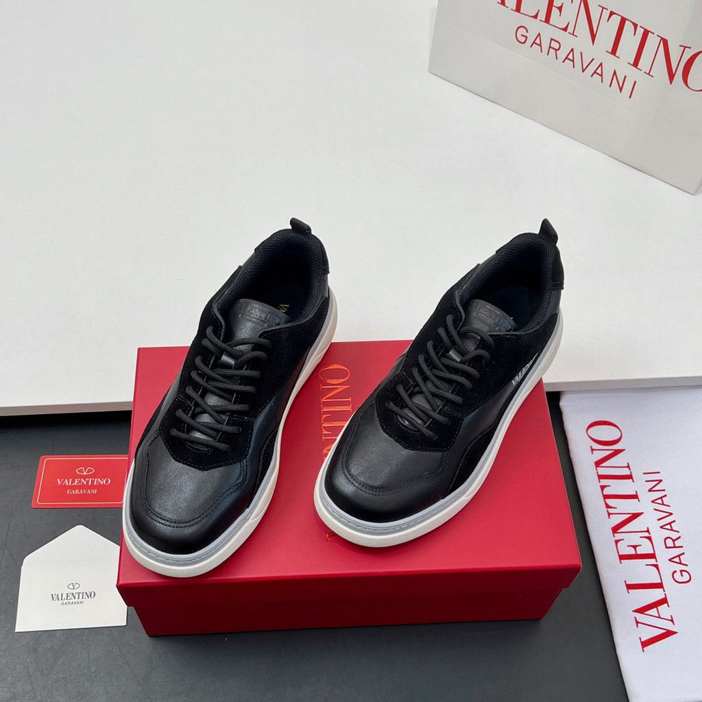 VALENTINO 25S RUNBOOT SNEAKERS IN BLACK SUEDE AND LAMBSKIN