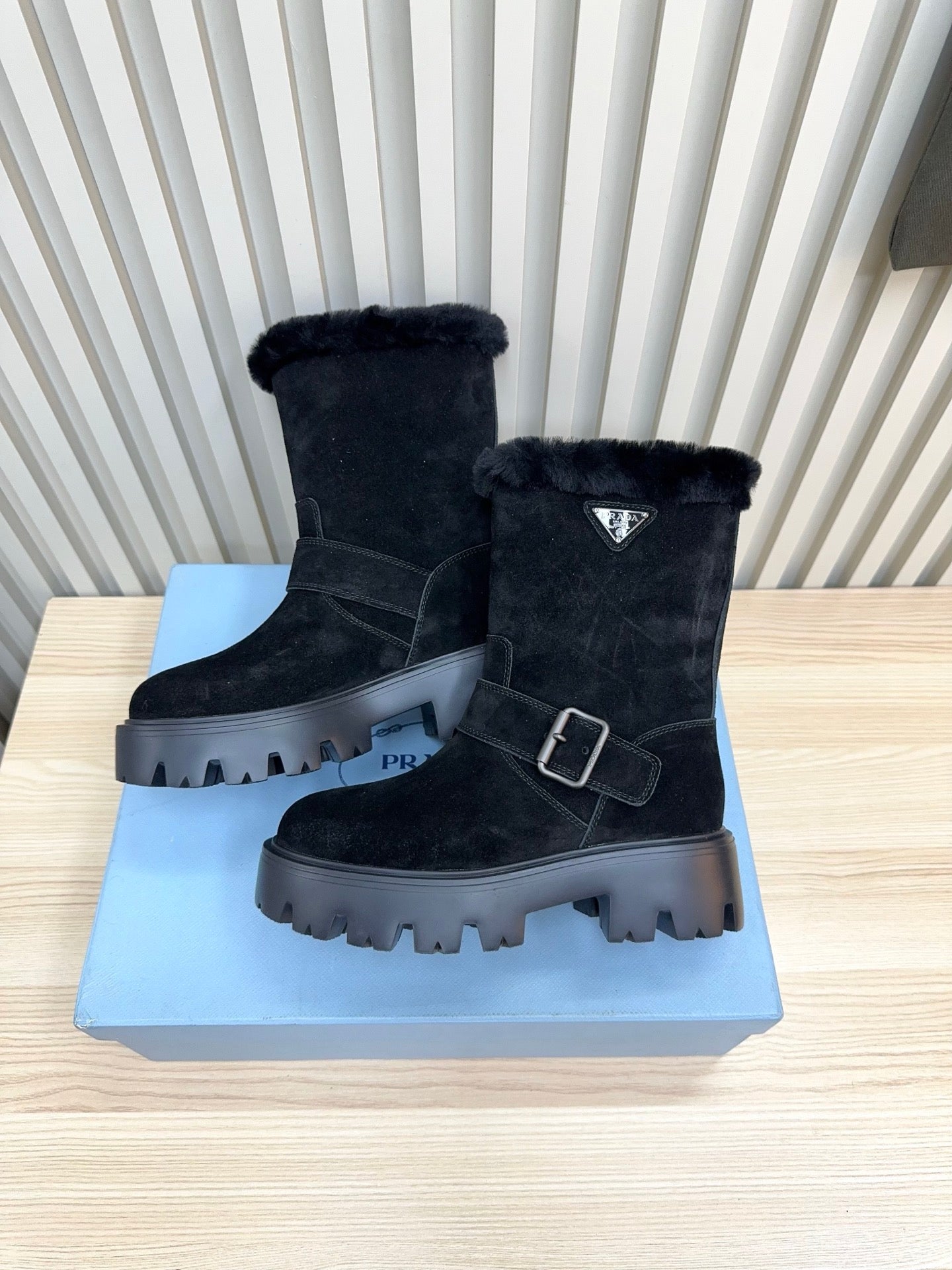 PRADA 25S MARTIN BOOTS IN RK NAVY BLUE SUEDE FUR-LINED
