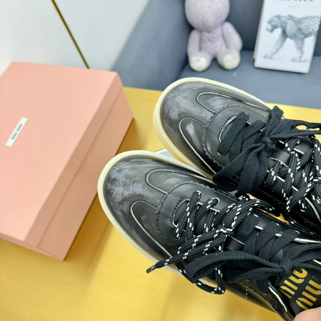 THICK-SOLED RETRO SNEAKERS IN BLACK DUST LAMBSKIN