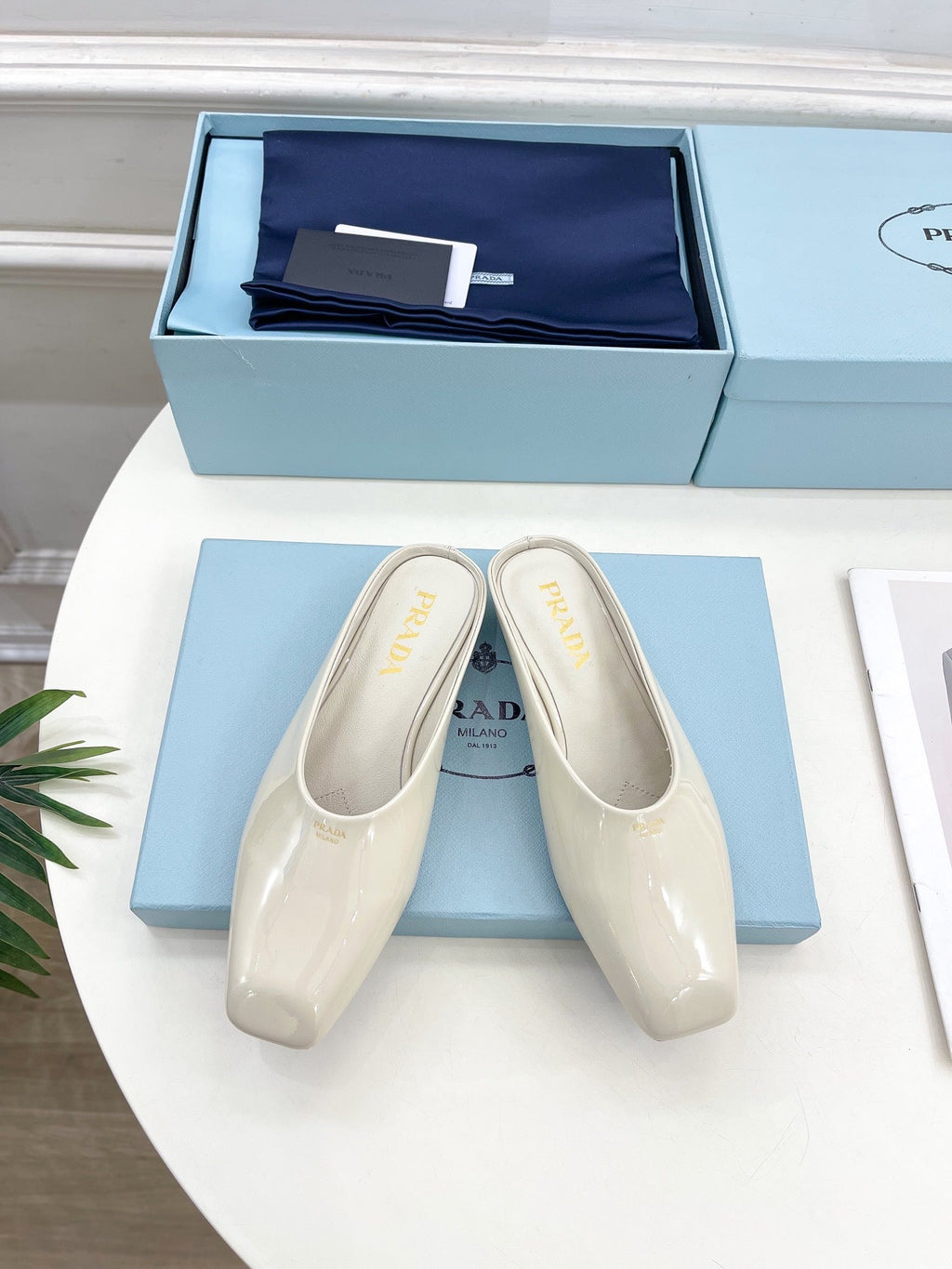 PRADA MULES SQUARE TOE IN WHITE SHINY CALFSKIN